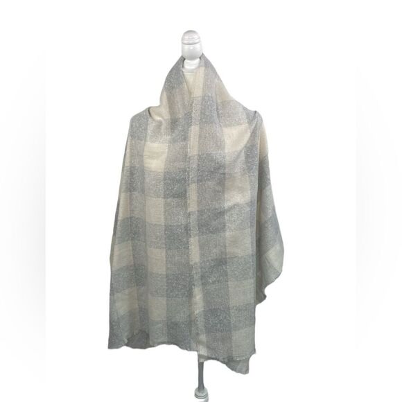 Old Navy Buffalo Plaid Blanket Scarf Light Gray super soft - Picture 4 of 6